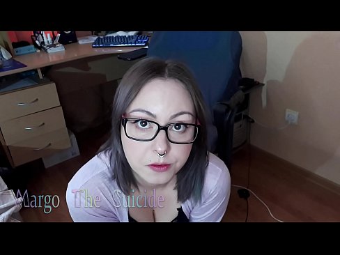 ❤️ Sexy meisje met bril zuigt Dildo diep op camera ️ Homemade porno at us ❌